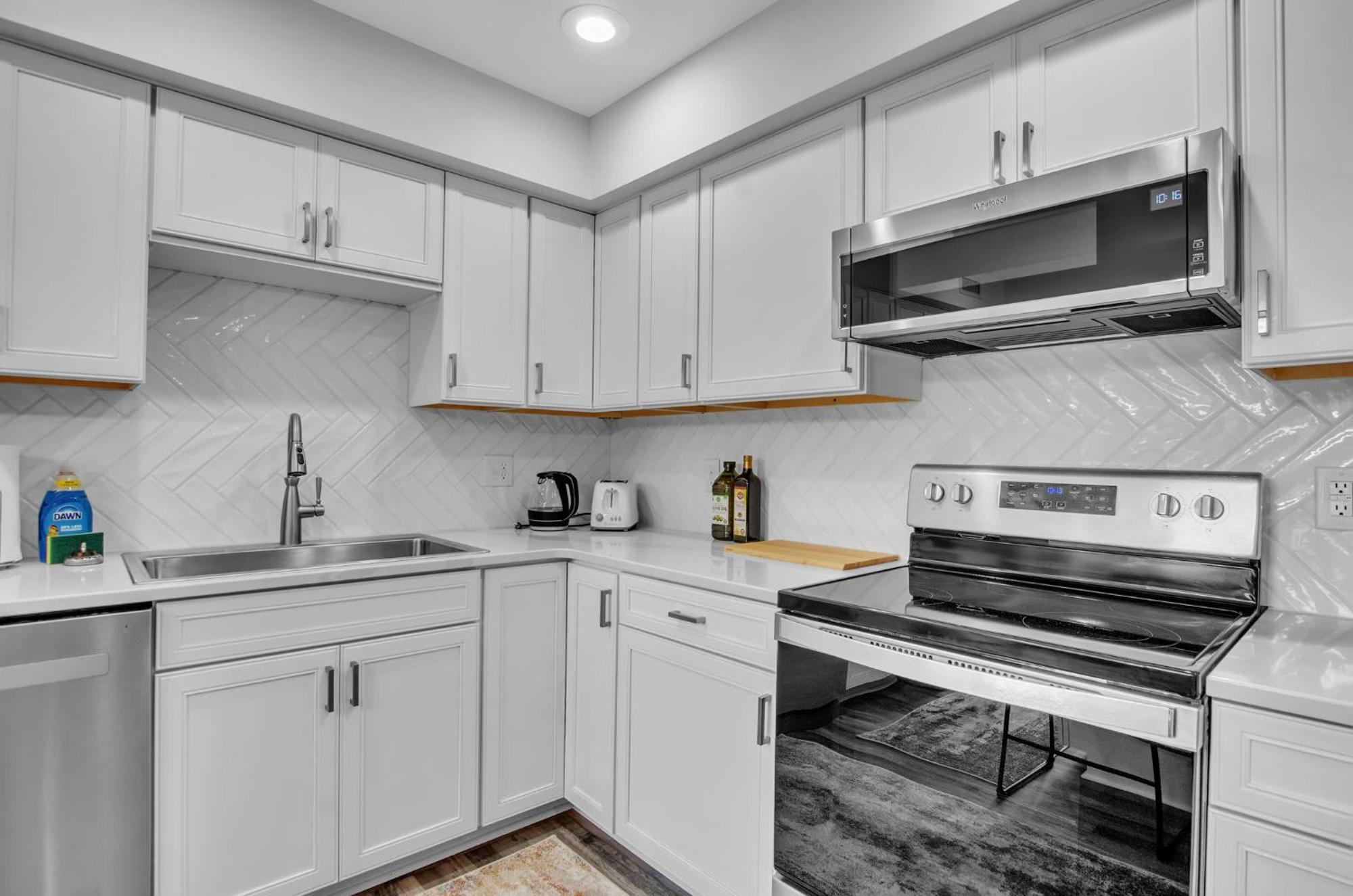 Family Townhouse With Fireplace 엘리콧빌 외부 사진
