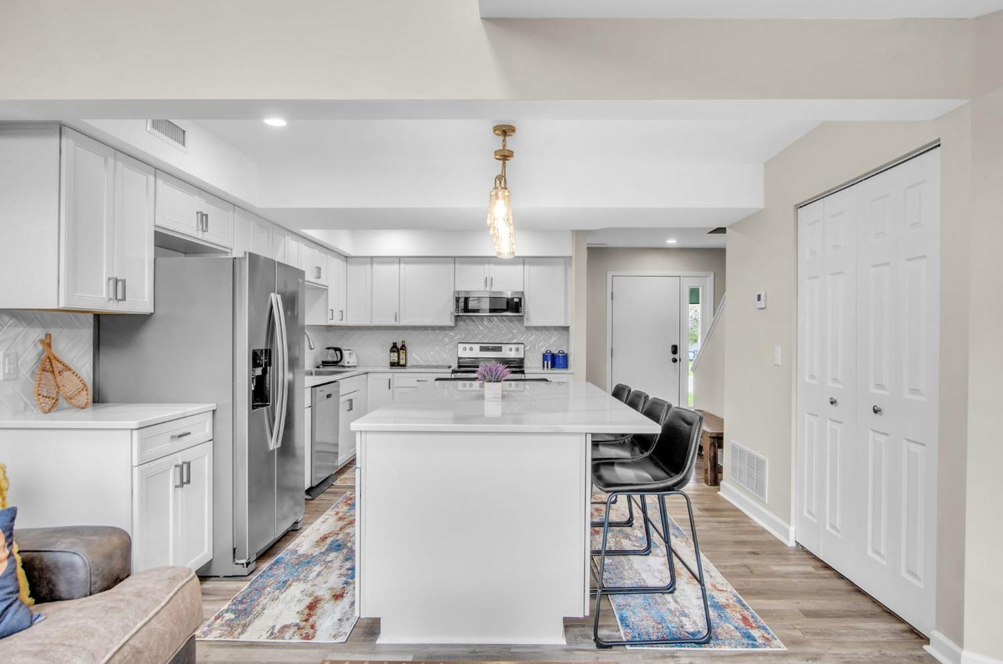 Family Townhouse With Fireplace 엘리콧빌 외부 사진